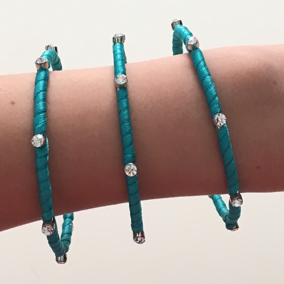 Set of 3 blue jeweled bracelets - Picture 2 of 2